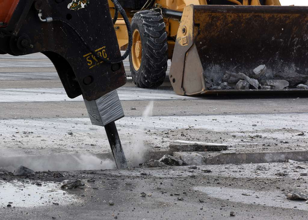 a-hydraulic-breaker-breaks-up-damaged-spalls-on-the-da6286-1024 blank